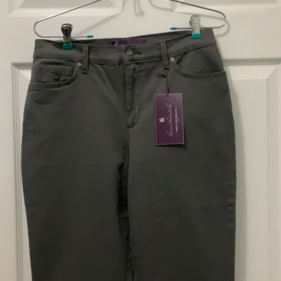 Gloria Vanderbilt Amanda Super Stretch Jeans - Picture 2 of 6